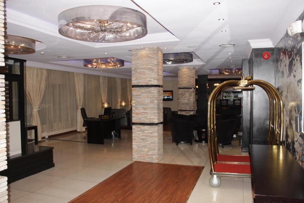 Owu Crown Hotel Ιμπαντάν Εξωτερικό φωτογραφία