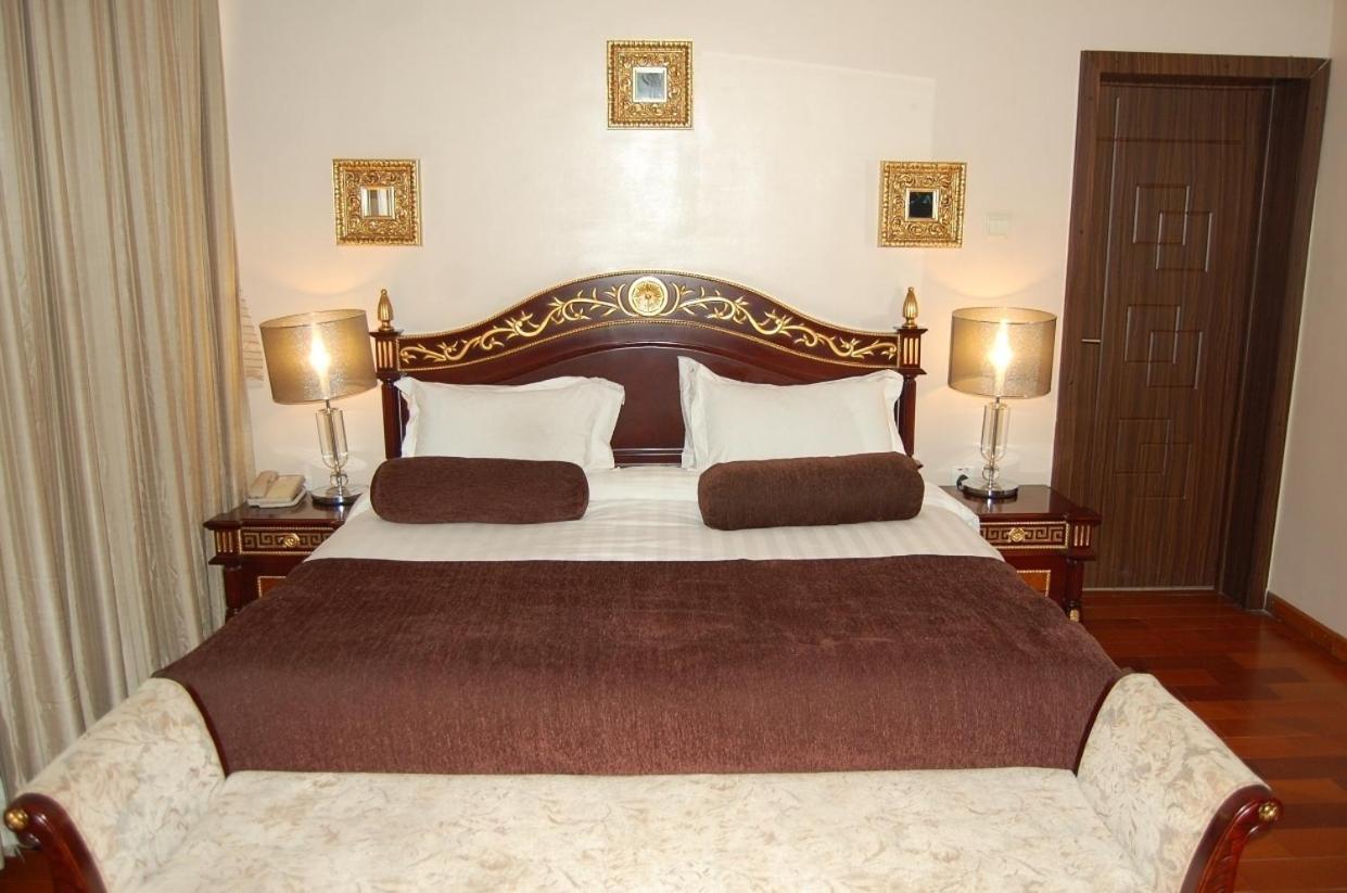 Owu Crown Hotel Ιμπαντάν Δωμάτιο φωτογραφία