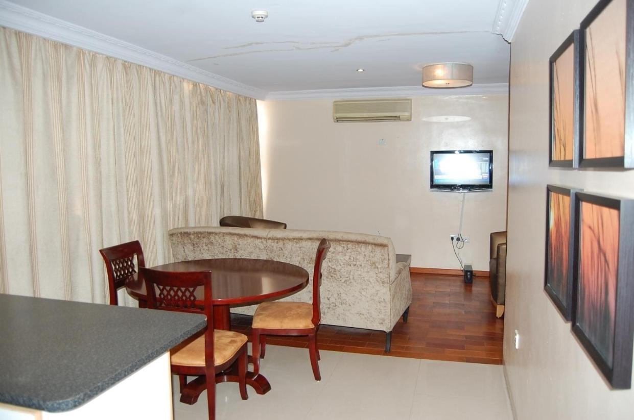 Owu Crown Hotel Ιμπαντάν Εξωτερικό φωτογραφία