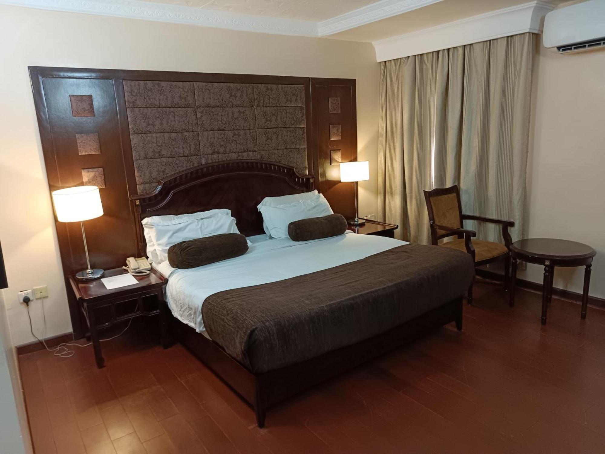 Owu Crown Hotel Ιμπαντάν Εξωτερικό φωτογραφία